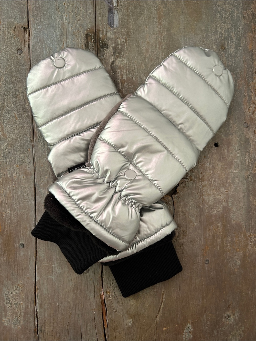 Women’s Silver Puffer fold -over Mittens - Isotoner like new